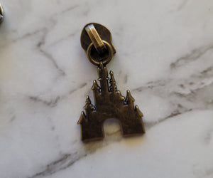 Castle Zipper Pull