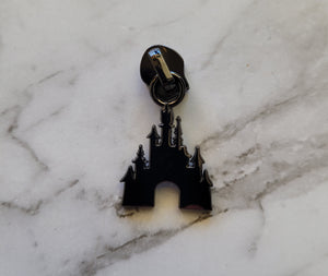 Castle Zipper Pull