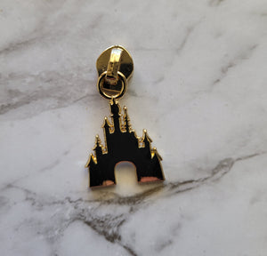 Castle Zipper Pull