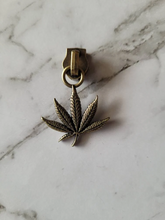 Load image into Gallery viewer, Leaf Zipper Pull #5, Marijuana Leaf , hand bag bag hardware